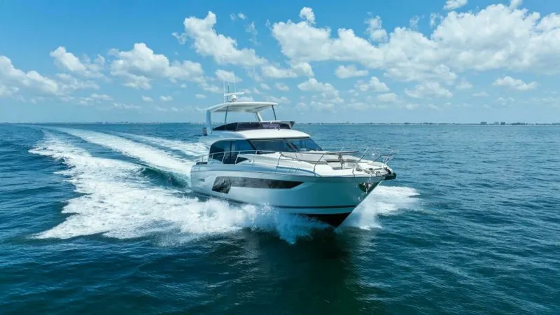 Slide: The Image of Prestige 590 Flybridge 2022 - 76