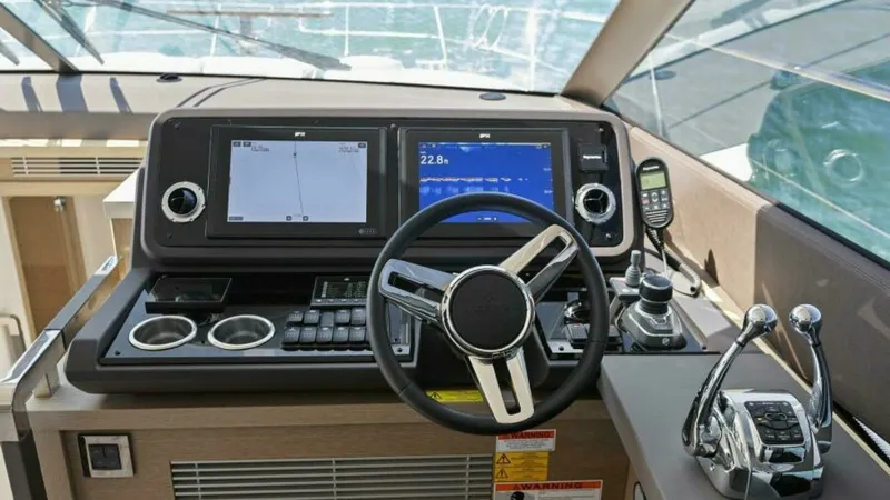 Slide: The Image of Prestige 590 Flybridge 2022 - 19