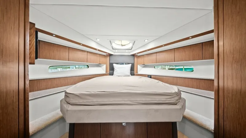 Slide: The Image of Cruisers 48 Cantius 2014 - 2