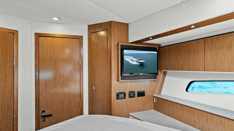 Slide: The Image of Cruisers 48 Cantius 2014 - 34