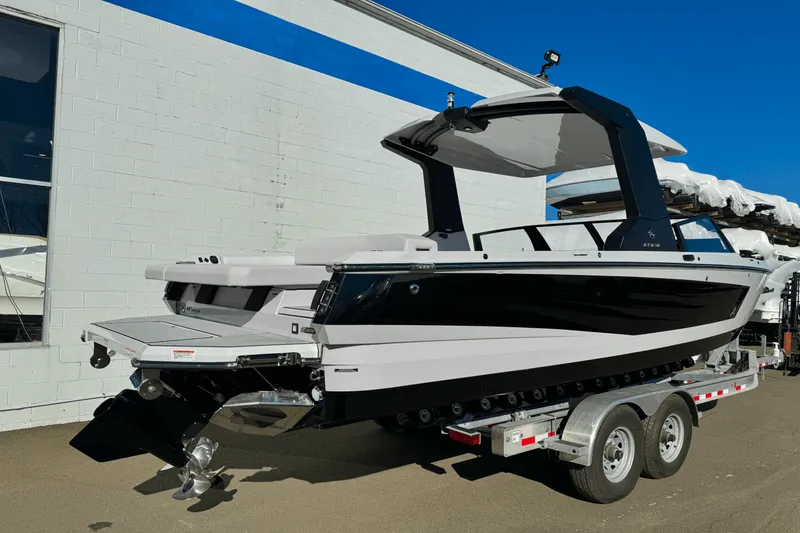 Slide: The Image of Aviara AV28 Surf 2024 - 10