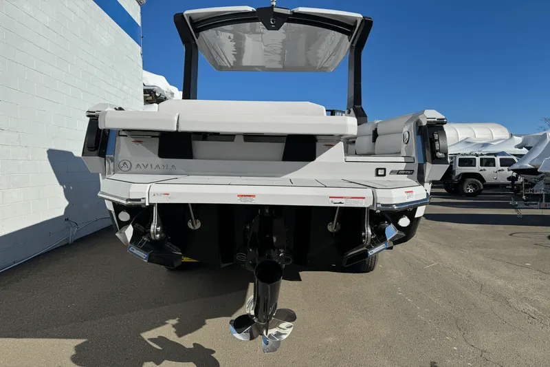 Slide: The Image of Aviara AV28 Surf 2024 - 11