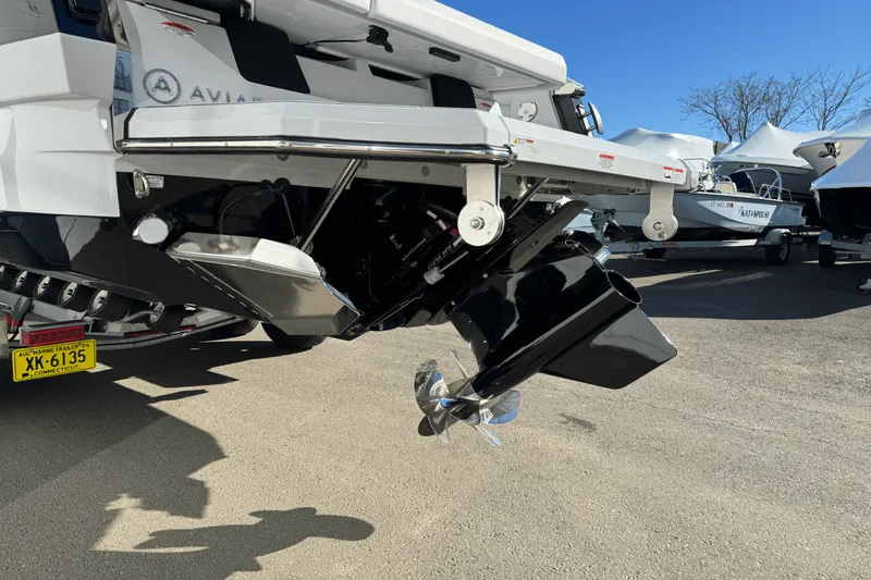 Slide: The Image of Aviara AV28 Surf 2024 - 13