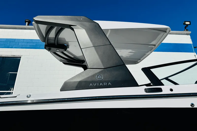 Slide: The Image of Aviara AV28 Surf 2024 - 31