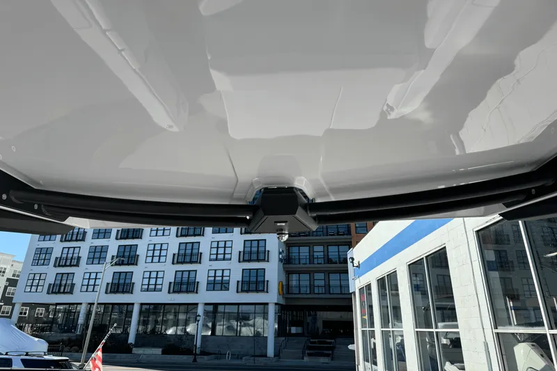 Slide: The Image of Aviara AV28 Surf 2024 - 32