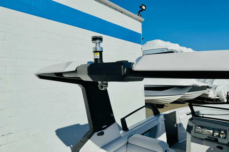 Slide: The Image of Aviara AV28 Surf 2024 - 33