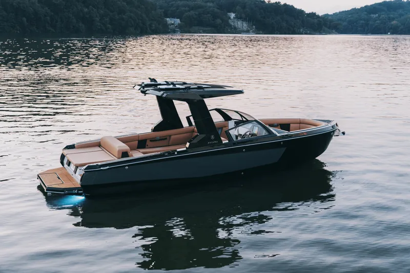 Slide: The Image of Aviara AV28 Surf 2024 - 35