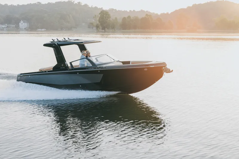 Slide: The Image of Aviara AV28 Surf 2024 - 36