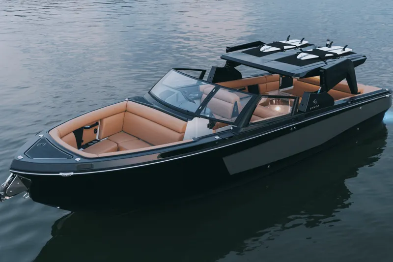 Slide: The Image of Aviara AV28 Surf 2024 - 38