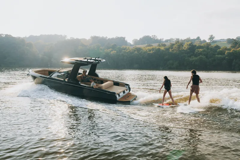 Slide: The Image of Aviara AV28 Surf 2024 - 39