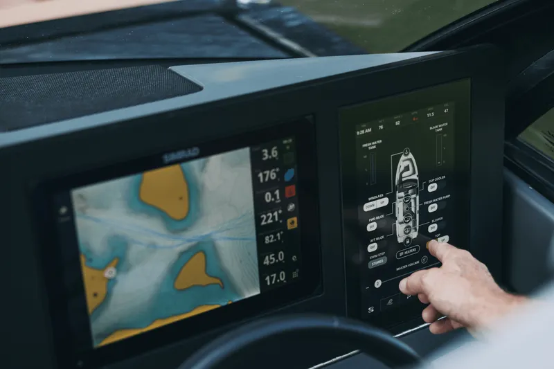 Slide: The Image of Aviara AV28 Surf 2024 - 49