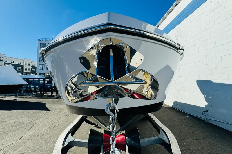 Slide: The Image of Aviara AV28 Surf 2024 - 5