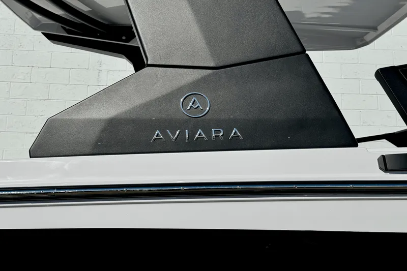 Slide: The Image of Aviara AV28 Surf 2024 - 9