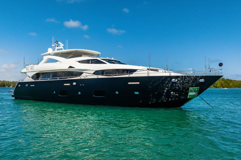 The Image of Sunseeker 34 Metre Yacht 2011 - 0