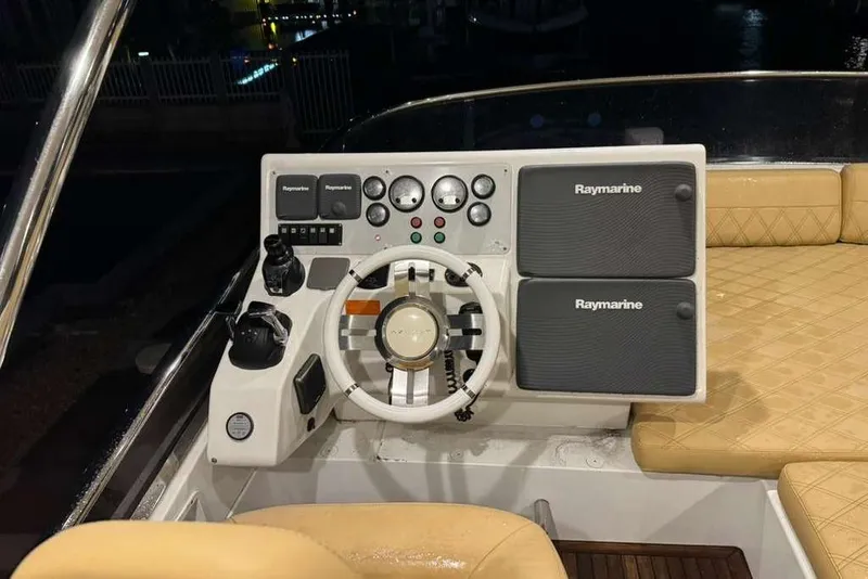 Slide: The Image of Azimut 64 2014 - 10