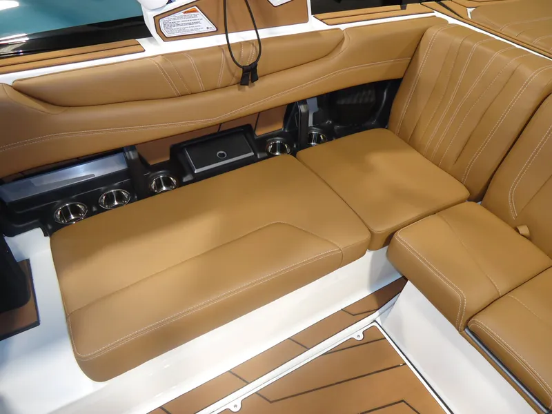 Slide: The Image of Malibu Boats 22 LSV 2026 - 6