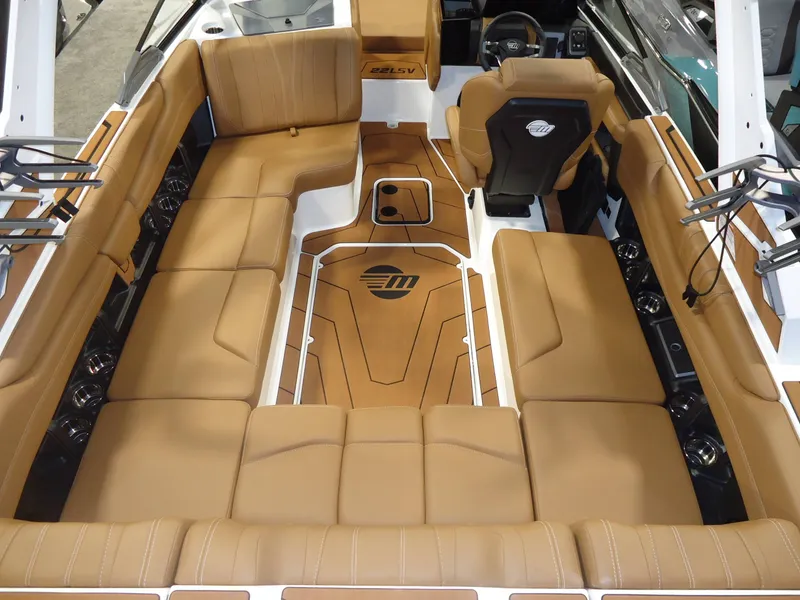 Slide: The Image of Malibu Boats 22 LSV 2026 - 3