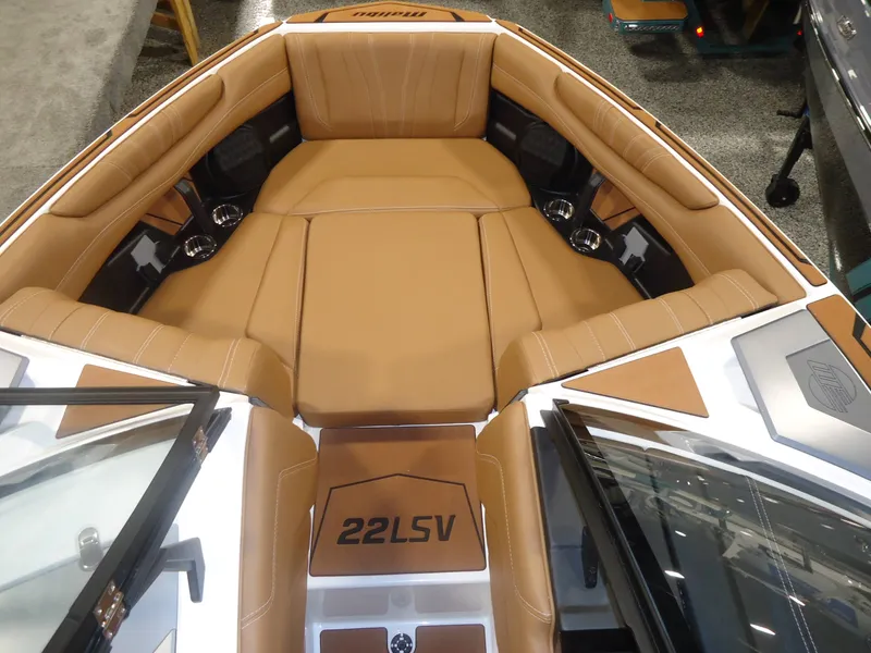 Slide: The Image of Malibu Boats 22 LSV 2026 - 1