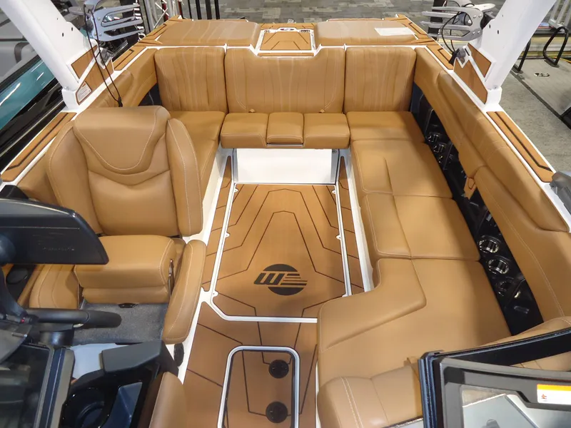 Slide: The Image of Malibu Boats 22 LSV 2026 - 2