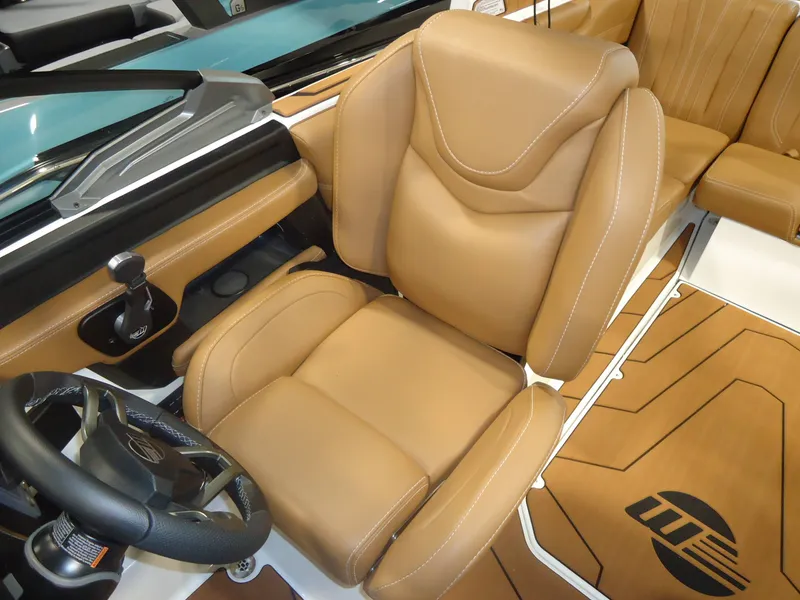 Slide: The Image of Malibu Boats 22 LSV 2026 - 7