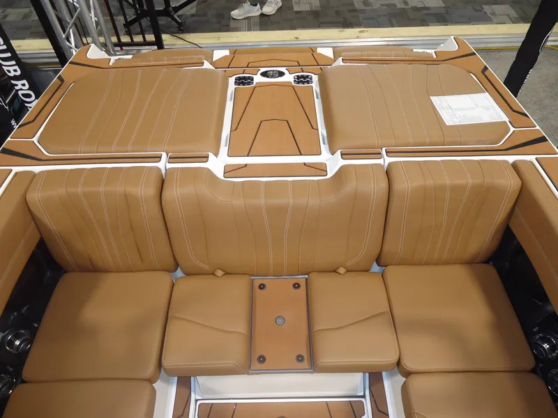 Slide: The Image of Malibu Boats 22 LSV 2026 - 5