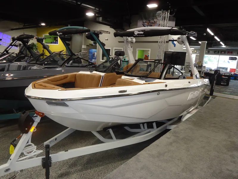The Image of Malibu Boats 22 LSV 2026 - undefined
