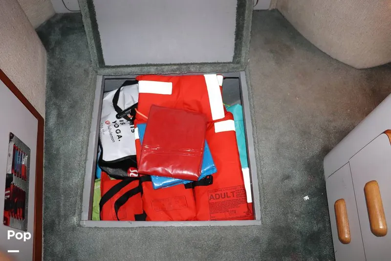 Slide: The Image of Sea Ray 420 Sundancer 1990 - 8950709