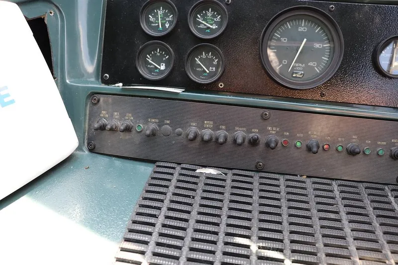 Slide: The Image of Sea Ray 420 Sundancer 1990 - 8950472