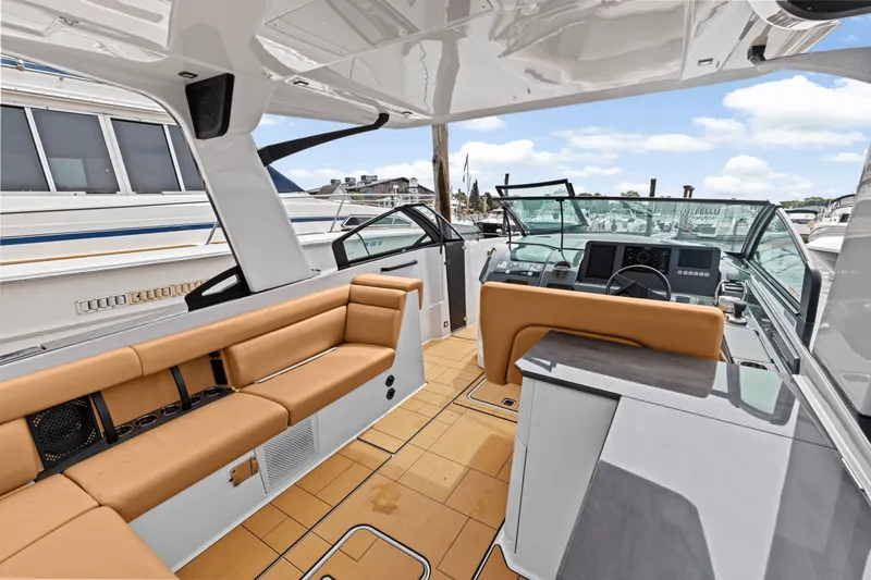 Slide: The Image of Aviara AV32 2024 - 20