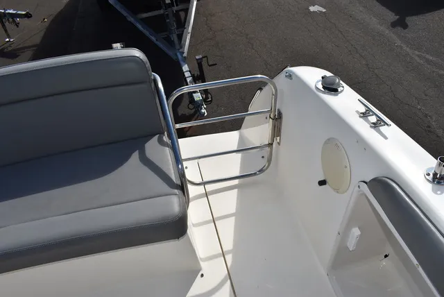 Slide: The Image of Stingray 240CS 2002 - 34