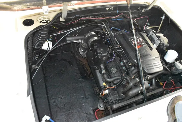 Slide: The Image of Stingray 240CS 2002 - 40