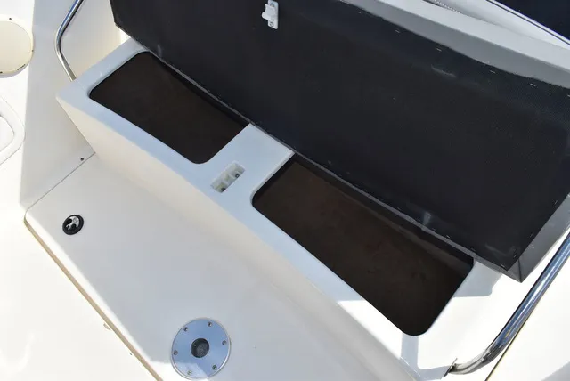 Slide: The Image of Stingray 240CS 2002 - 46