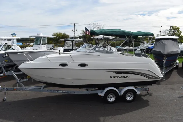 Slide: The Image of Stingray 240CS 2002 - 5