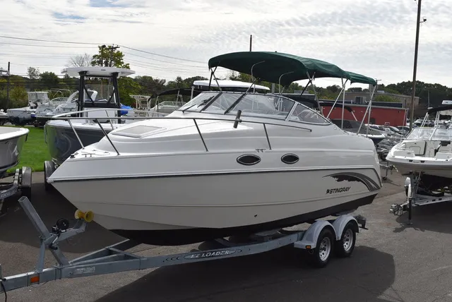 Slide: The Image of Stingray 240CS 2002 - 6