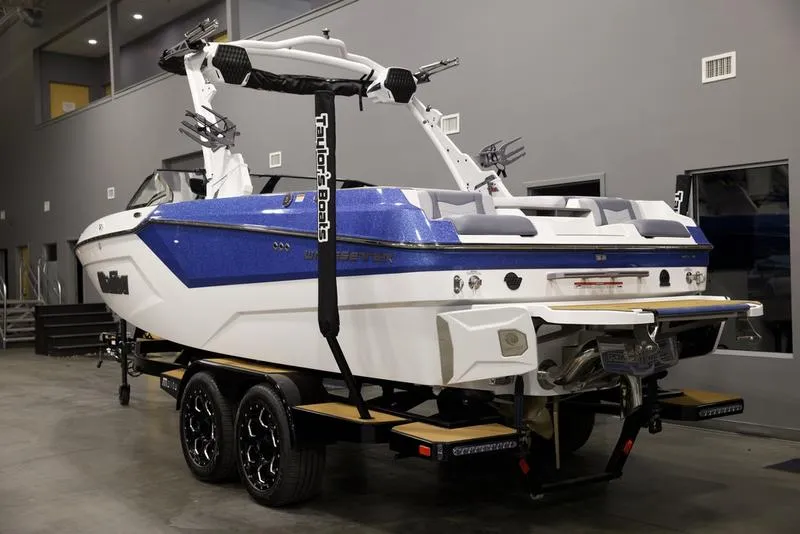 Slide: The Image of Malibu 22 MXZ 2025 - 2