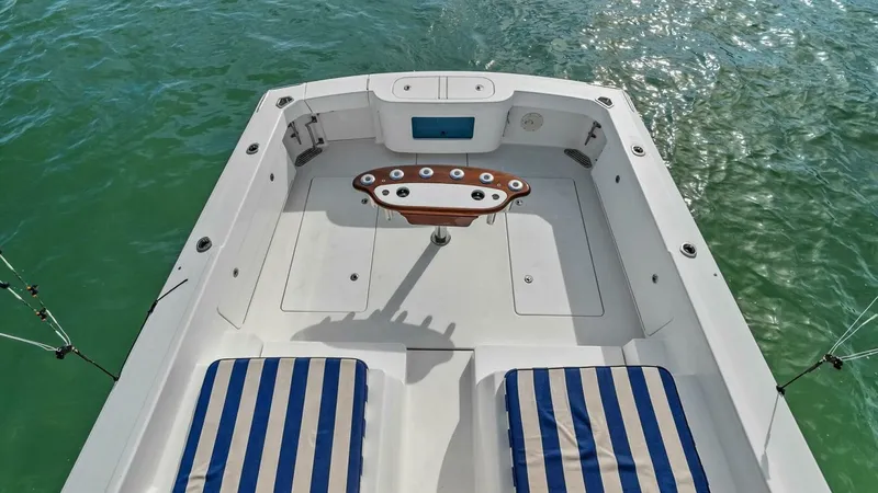 Slide: The Image of Bertram 35 Flybridge 2017 - 22