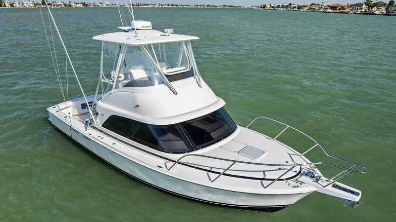 Slide: The Image of Bertram 35 Flybridge 2017 - 51