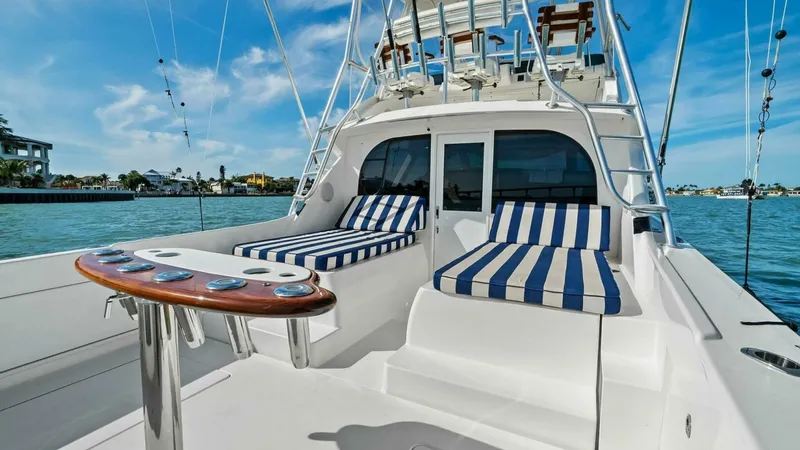Slide: The Image of Bertram 35 Flybridge 2017 - 4