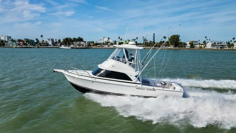 Slide: The Image of Bertram 35 Flybridge 2017 - 60