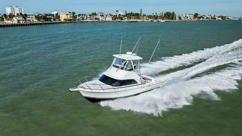 Slide: The Image of Bertram 35 Flybridge 2017 - 62