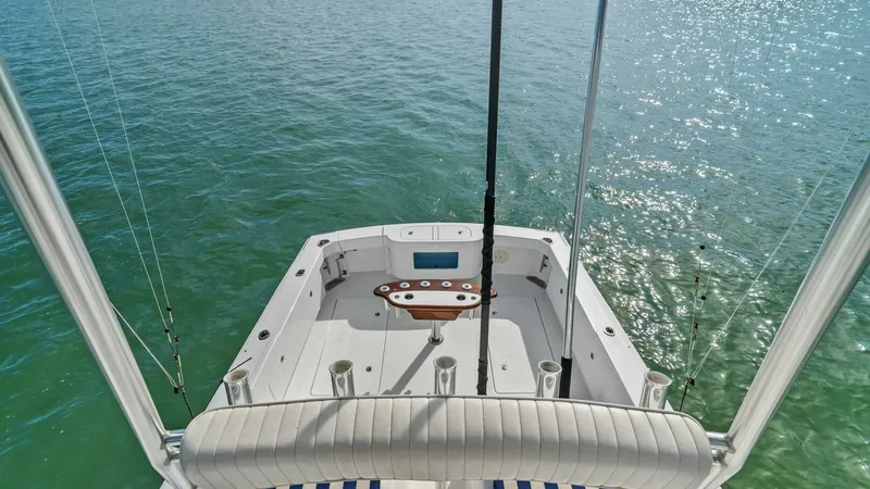 Slide: The Image of Bertram 35 Flybridge 2017 - 21
