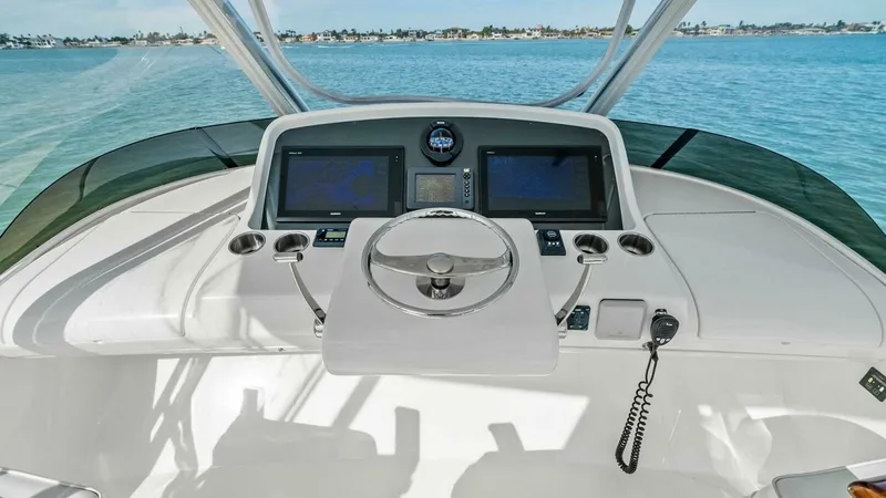 Slide: The Image of Bertram 35 Flybridge 2017 - 19