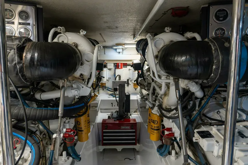 Slide: The Image of Hatteras 60 Convertible 2001 - 52