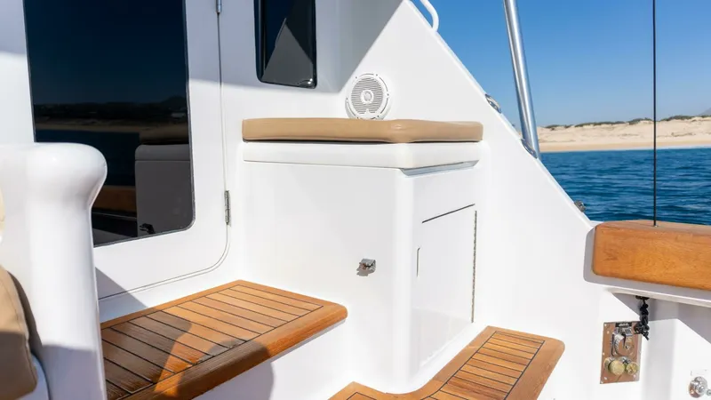 Slide: The Image of Hatteras 60 Convertible 2001 - 41