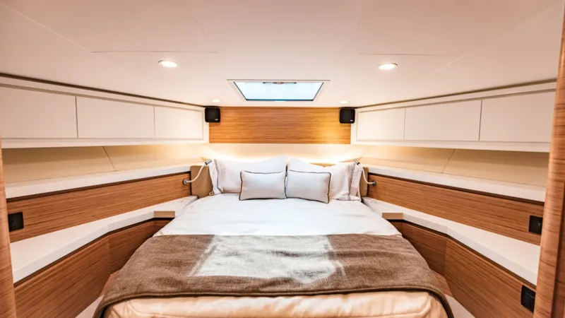 Slide: The Image of Bertram 61 Convertible 2020 - 28
