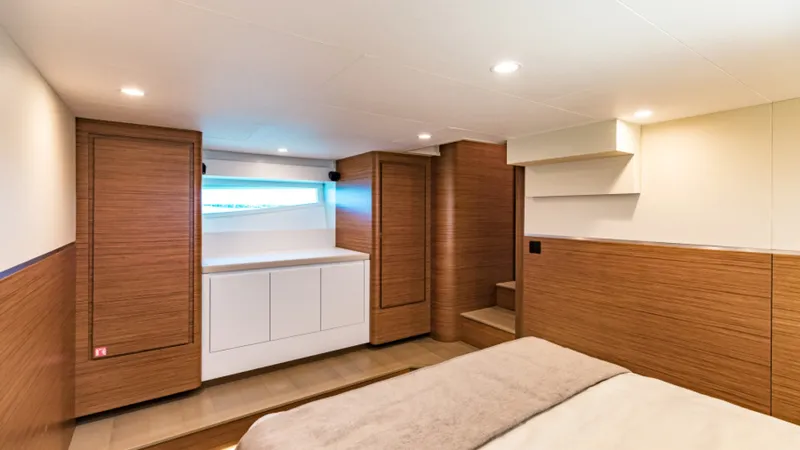 Slide: The Image of Bertram 61 Convertible 2020 - 26