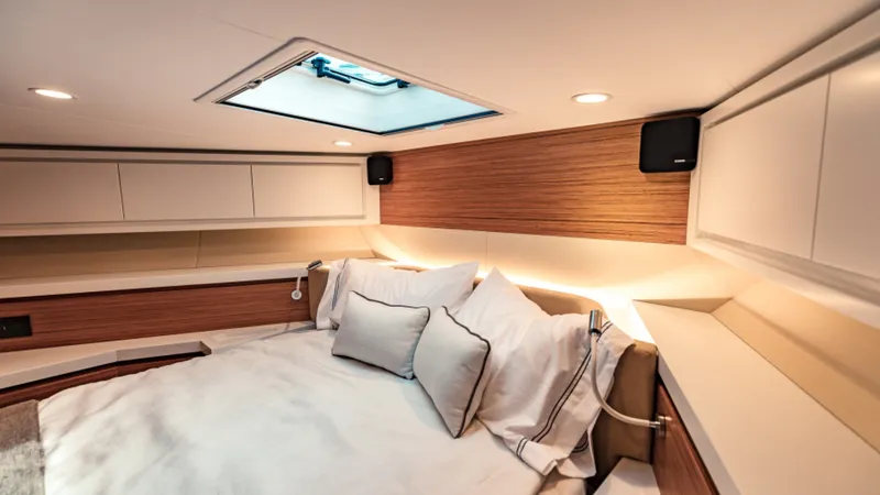 Slide: The Image of Bertram 61 Convertible 2020 - 29