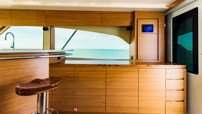 Slide: The Image of Bertram 61 Convertible 2020 - 17