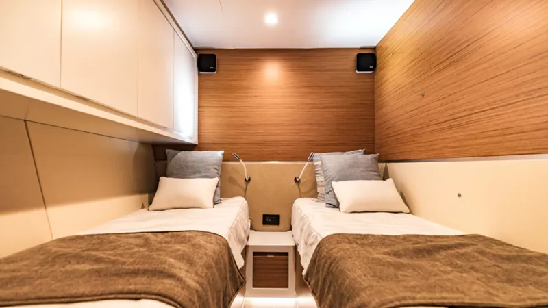 Slide: The Image of Bertram 61 Convertible 2020 - 31