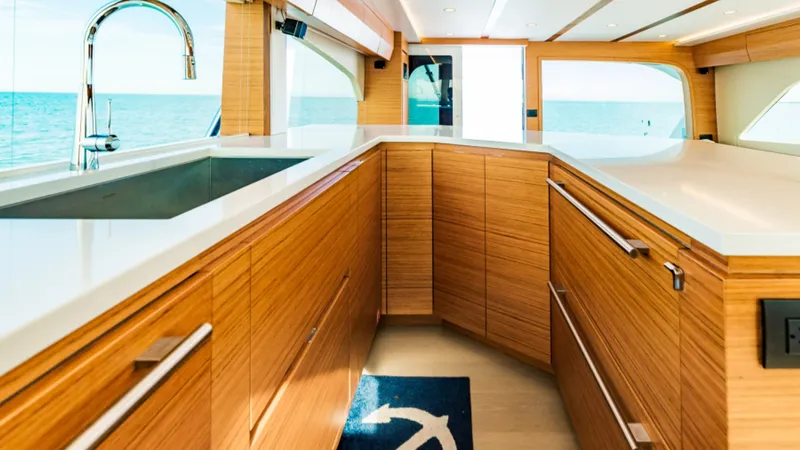 Slide: The Image of Bertram 61 Convertible 2020 - 5